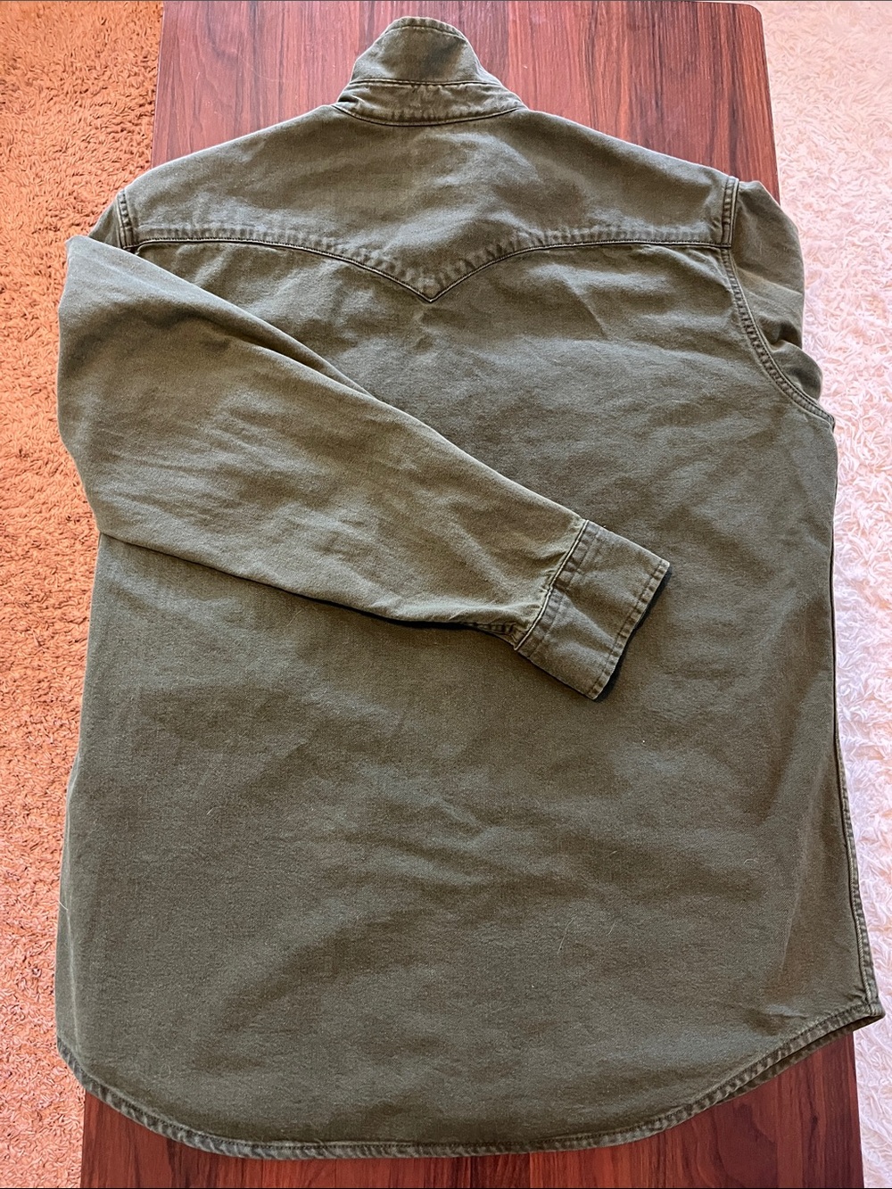Levi’s Men's Army Green Western Snap-Front Shirt - Picture 4 of 4